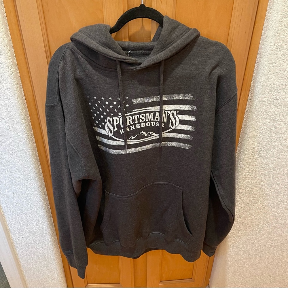 BRAND New Sportsman's Warehouse grey hoodie Size Large